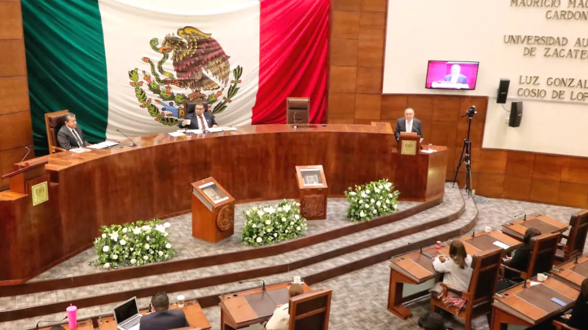 Arturo Nahle García presentó su informe de labores al frente del Tribunal Superior de Justicia